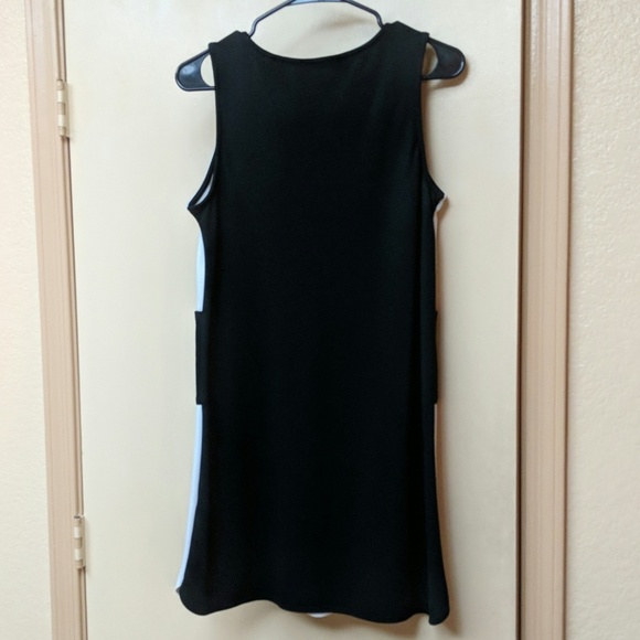 Soprano Mod Mini Dress w/Pockets - Picture 4 of 4
